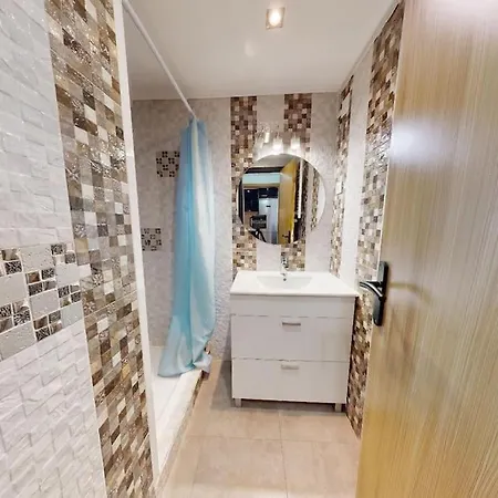 60 M2, Piscine Premiere Ligne De